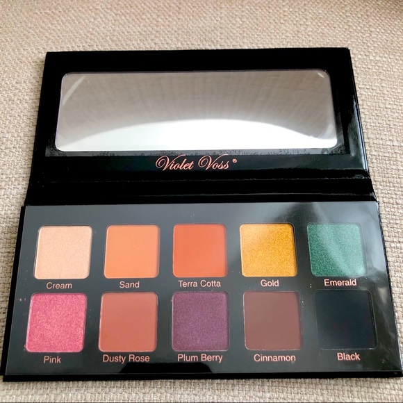Violet Voss Essentials Eyeshadow Palette - Picture 1 of 5